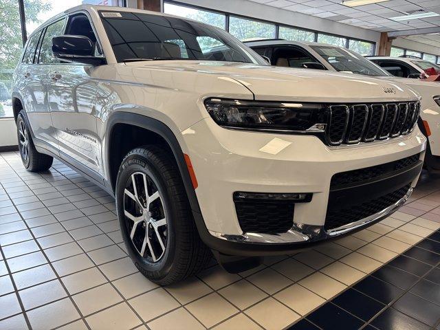 Photo of 2025 Bright White Clearcoat Jeep Grand Cherokee L