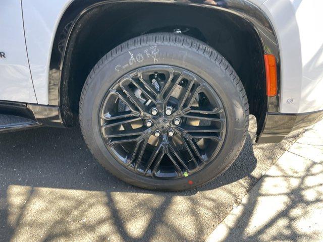 Photo of 2025 Bright White Clearcoat Jeep Wagoneer
