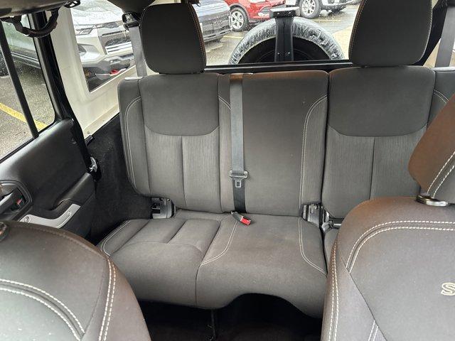 Photo of 2016 Black Clearcoat Jeep Wrangler Unlimited