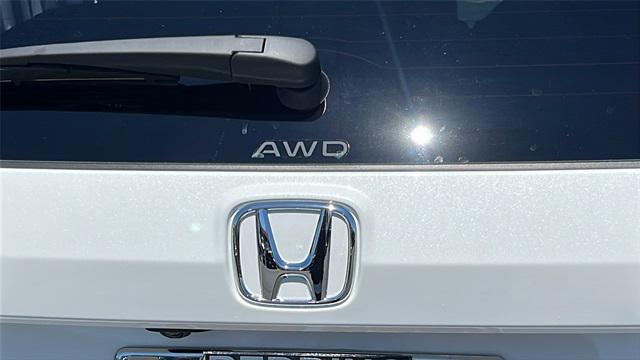 Photo of 2026 Platinum White Pearl Honda CR-V Hybrid