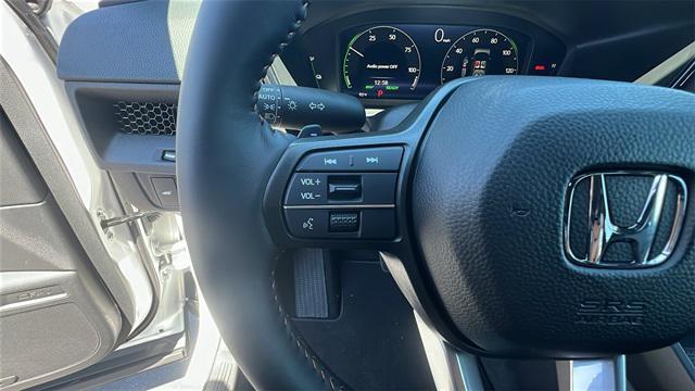Photo of 2026 Platinum White Pearl Honda CR-V Hybrid