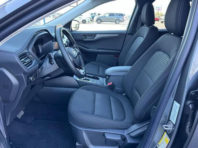 Photo of 2025 Carbonized Gray Metallic Ford Escape