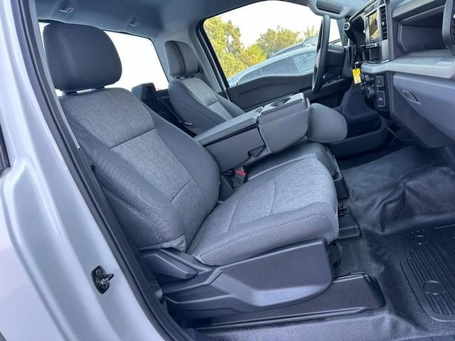Photo of 2025 Oxford White Ford F-250