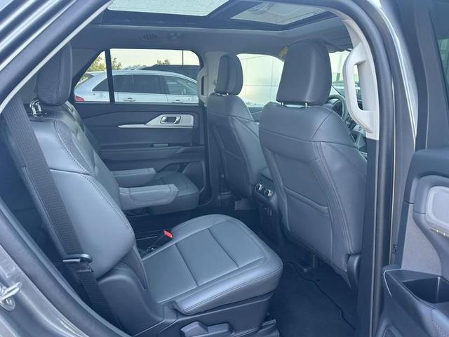 Photo of 2025 Carbonized Gray Metallic Ford Explorer