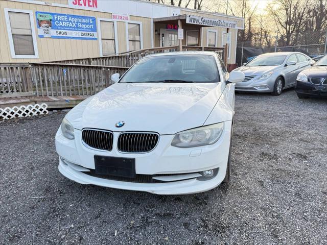 Photo of 2011 White BMW 328