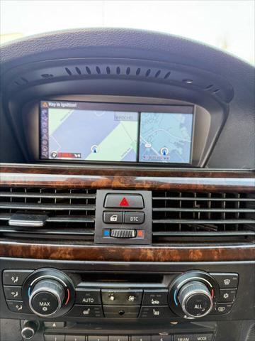 Photo of 2011 White BMW 328