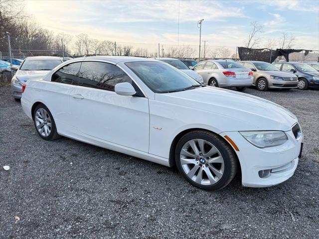 Photo of 2011 White BMW 328