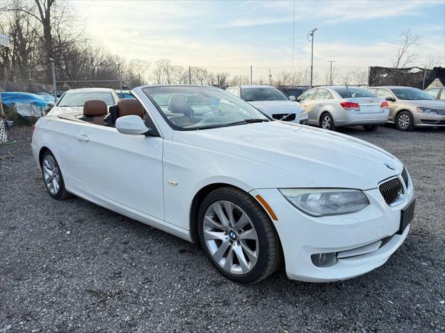 Photo of 2011 White BMW 328