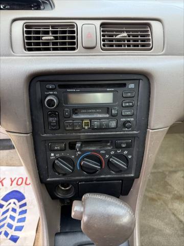 Photo of 1999 Burgundy Toyota Camry