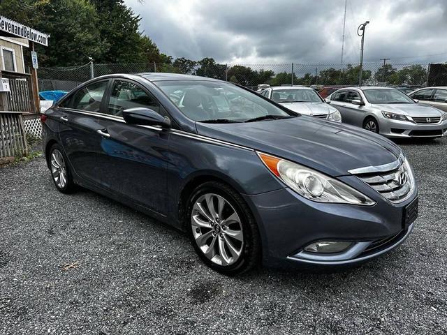 Photo of 2013 Harbor Gray Metallic Hyundai SONATA