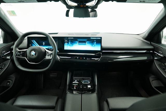 Photo of 2024 Gray BMW 530