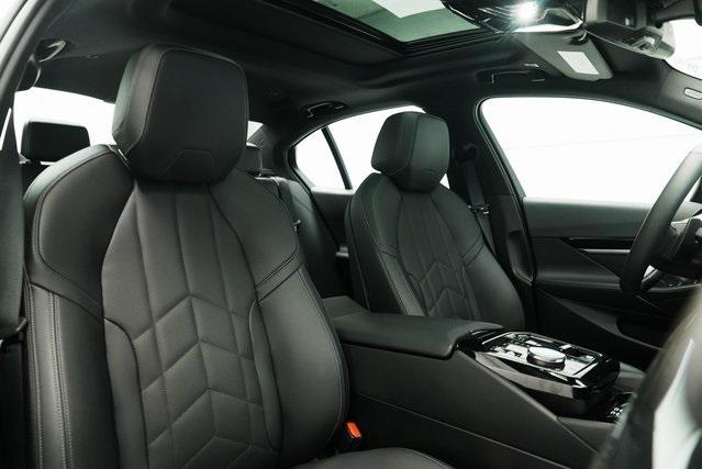 Photo of 2024 Gray BMW 530