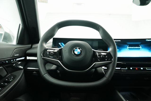 Photo of 2024 Gray BMW 530