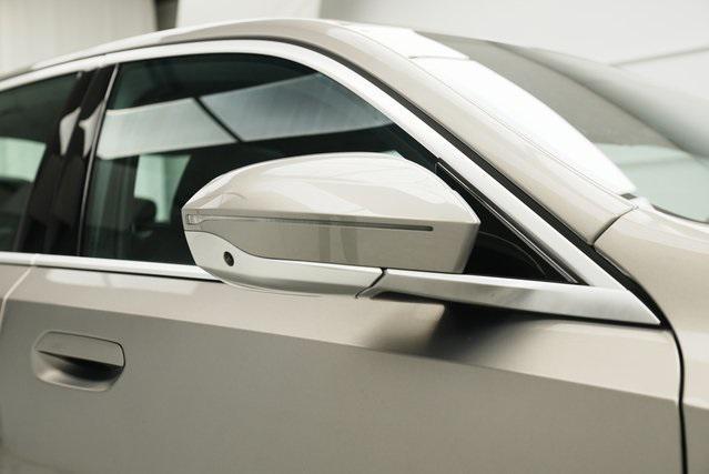 Photo of 2024 Gray BMW 530