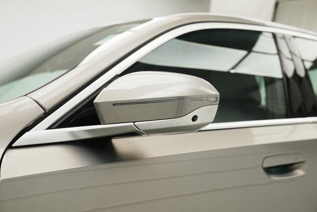 Photo of 2024 Gray BMW 530