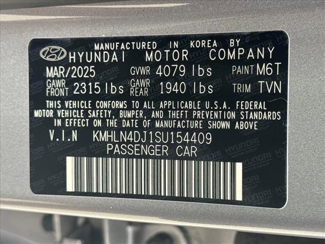 Photo of 2025 Fluid Metal Hyundai ELANTRA