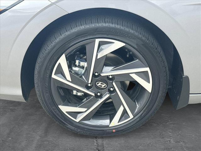 Photo of 2025 Fluid Metal Hyundai ELANTRA