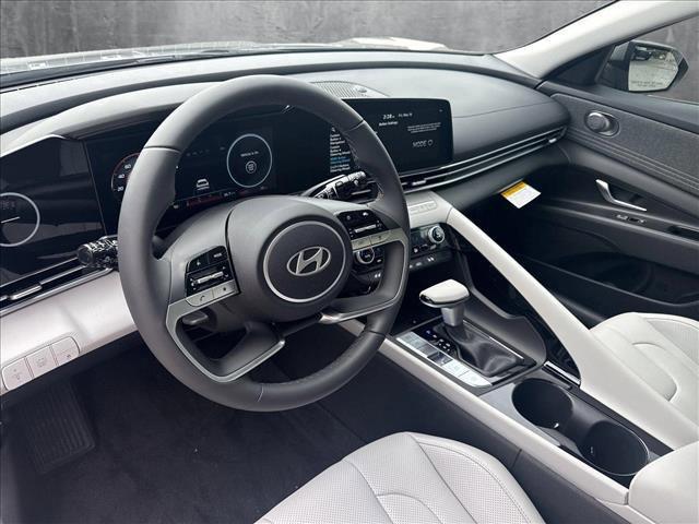 Photo of 2025 Fluid Metal Hyundai ELANTRA
