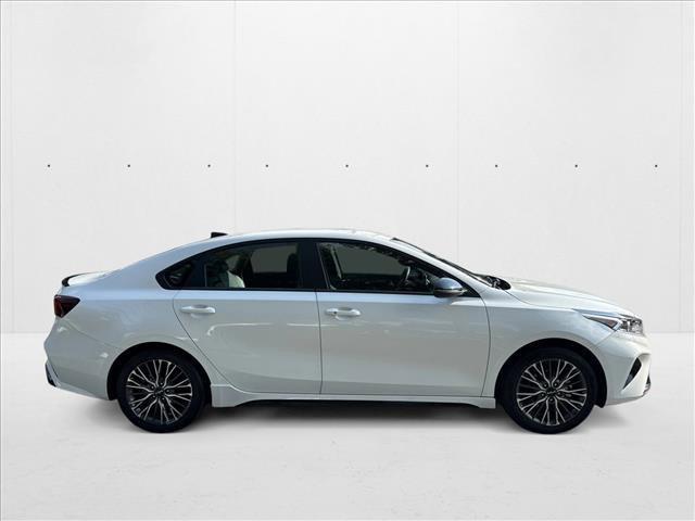 Photo of 2023 Snow White Pearl Kia Forte