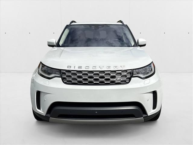 Photo of 2021 Fuji White [White] Land Rover Discovery
