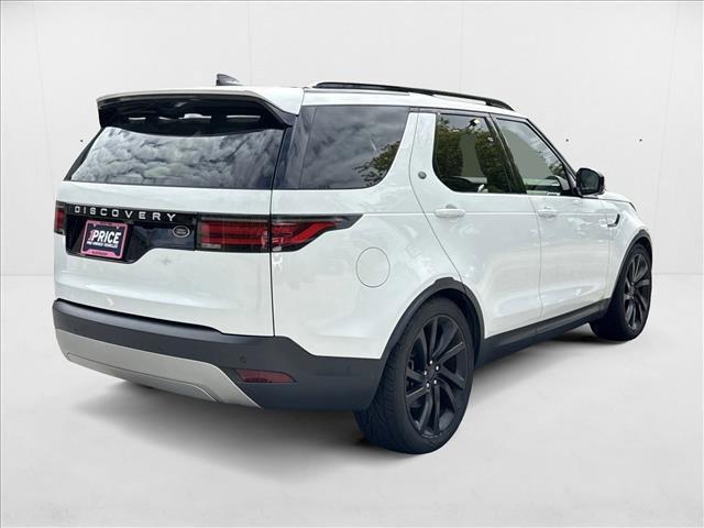 Photo of 2021 Fuji White [White] Land Rover Discovery