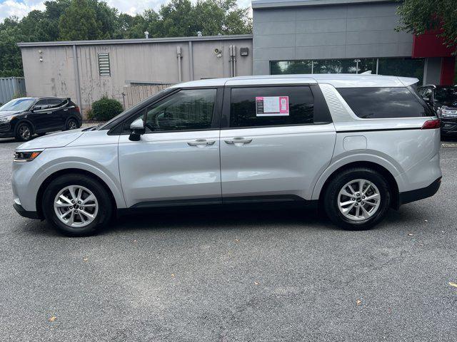 Photo of 2023 Silky Silver Kia Carnival