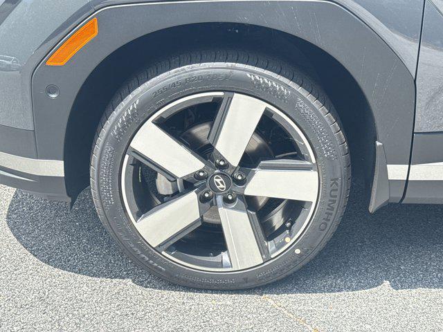 Photo of 2025 Ecotronic Gray Hyundai SANTA FE