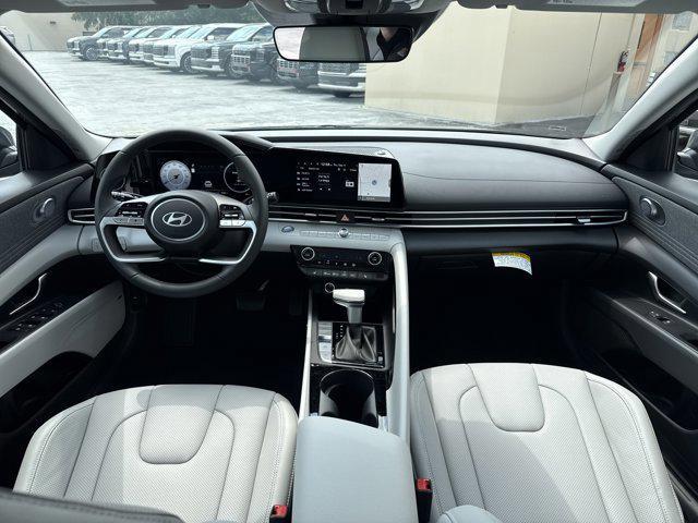 Photo of 2025 Ecotronic Gray Hyundai ELANTRA