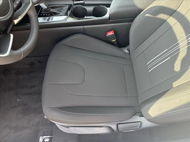 Photo of 2025 Serenity White Hyundai ELANTRA