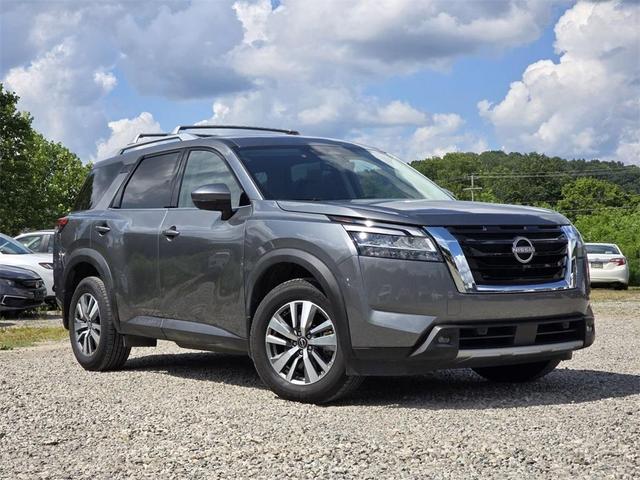 Photo of 2023 Gun Metallic Nissan Pathfinder