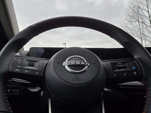 Photo of 2025 2t Ylw Blk Roof Nissan Kicks