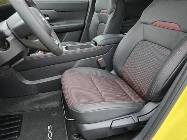 Photo of 2025 2t Ylw Blk Roof Nissan Kicks