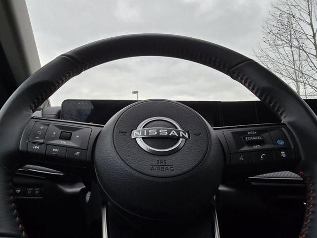 Photo of 2025 2t Ylw Blk Roof Nissan Kicks