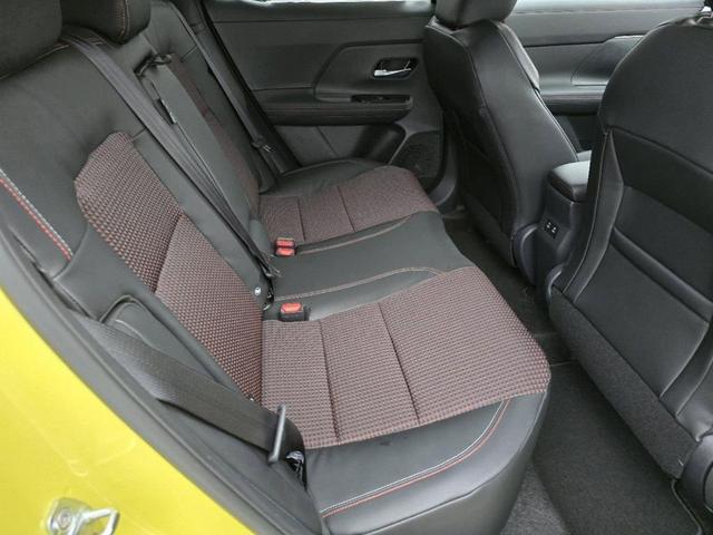 Photo of 2025 2t Ylw Blk Roof Nissan Kicks