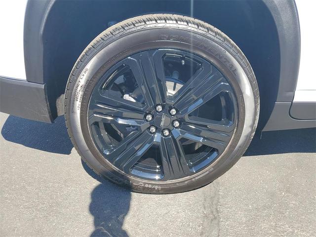 Photo of 2026 Glacier White GMC Acadia