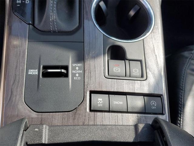 Photo of 2022 Moon Dust Toyota Highlander