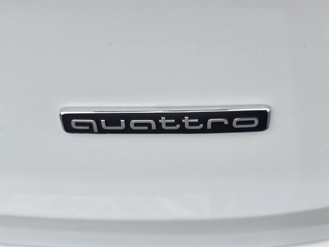 Photo of 2025 Glacier White Metallic Audi Q7