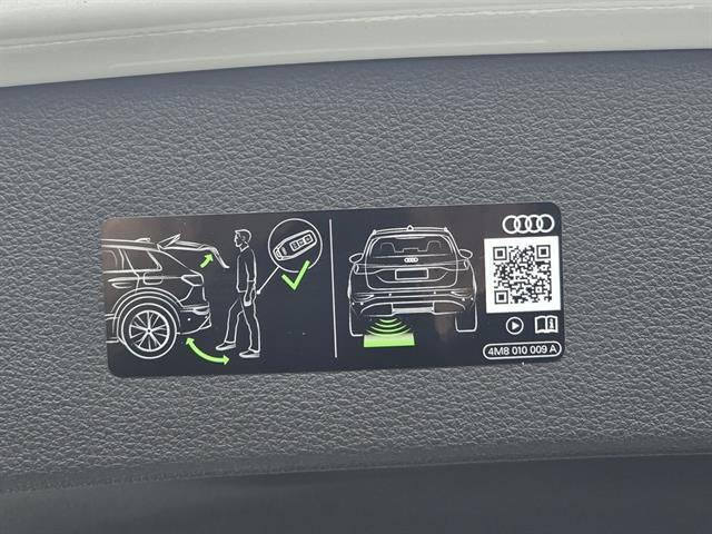 Photo of 2025 Glacier White Metallic Audi Q7