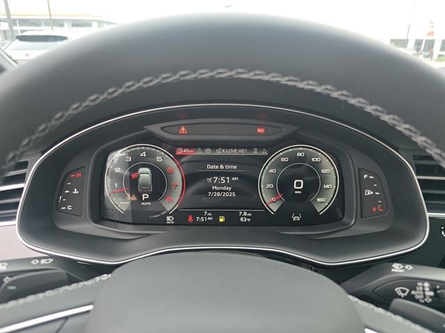 Photo of 2025 Glacier White Metallic Audi Q7