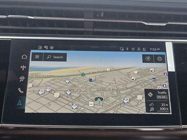 Photo of 2025 Glacier White Metallic Audi Q7