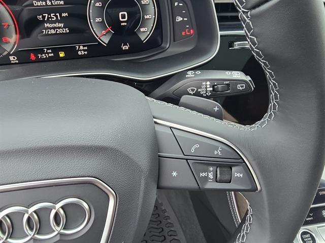 Photo of 2025 Glacier White Metallic Audi Q7