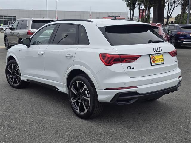 Photo of 2025 Glacier White Metallic Audi Q3