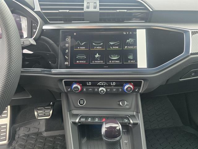 Photo of 2025 Glacier White Metallic Audi Q3