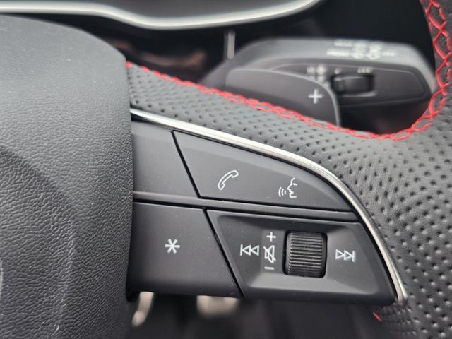 Photo of 2025 Glacier White Metallic Audi Q3
