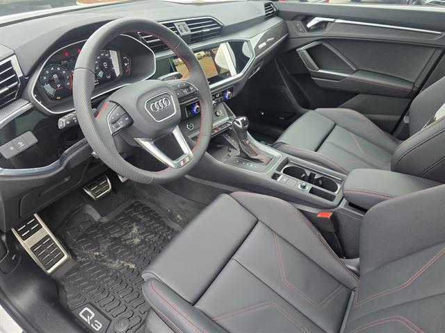 Photo of 2025 Glacier White Metallic Audi Q3