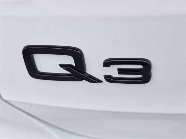 Photo of 2025 Glacier White Metallic Audi Q3