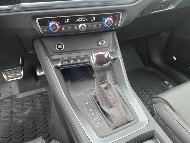 Photo of 2025 Glacier White Metallic Audi Q3