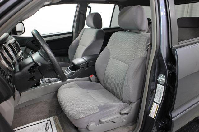 Photo of 2004 Gray Toyota 4Runner