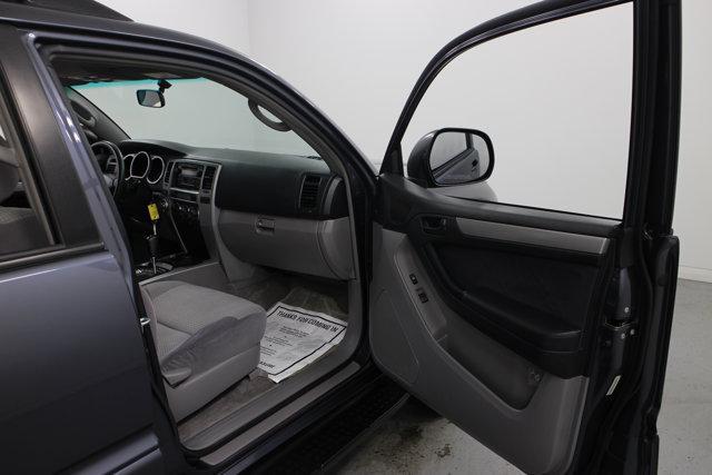 Photo of 2004 Gray Toyota 4Runner