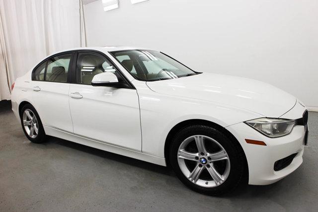 Photo of 2015 White BMW 320